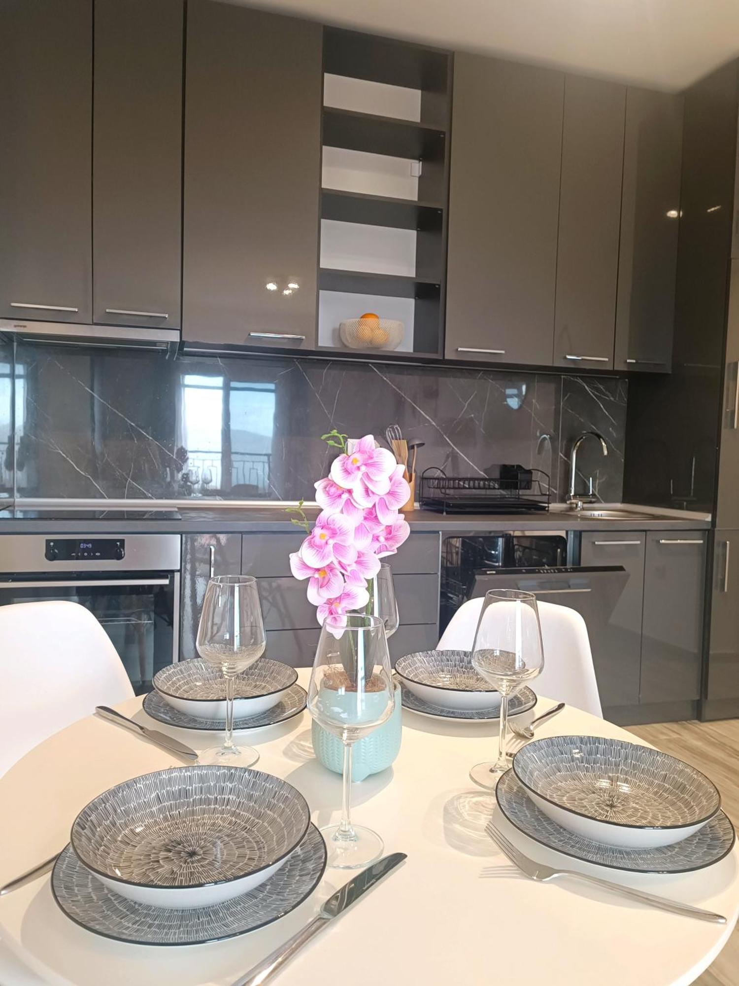 Eden Apartments Тиват Экстерьер фото